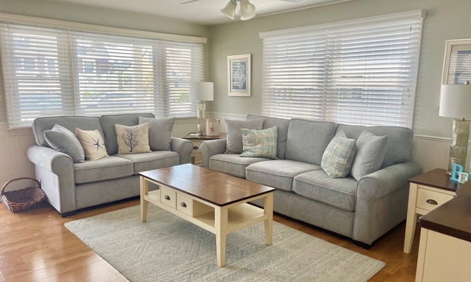 Beach Haven Gardens House | LOOKING FOR NEWLY RENOVATED OCEANSIDE HOUSE?