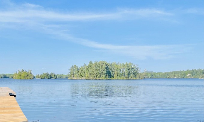 Leeds and the Thousand Islands Cabin | Lookout 1 Cabin on Charleston Lake