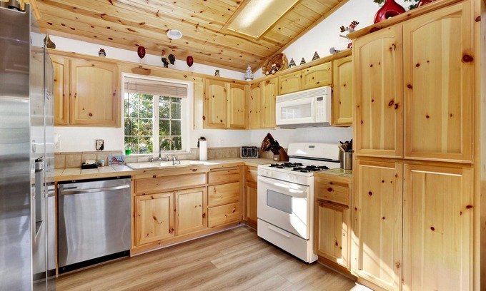 Whispering Forest Cabin | Lookout Lodge #2128