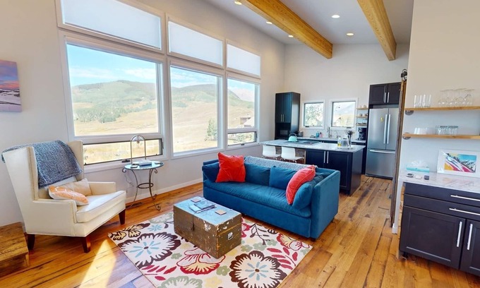 Mount Crested Butte House | Lookout Over Lapis Apartment