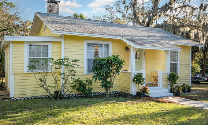 Melbourne House | Lookout · Relaxing 2/1 Oasis near River · 9 min to Beach