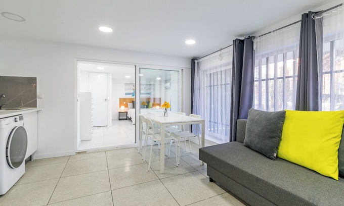 Guindalera Hotel | LooP América - Adults Only