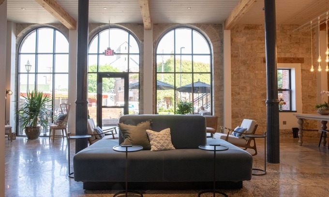 Stillwater Hotel | Lora