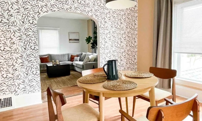 Lorain Apartment | Lorain - 2Bed1Bath Central AC, PET friendly
