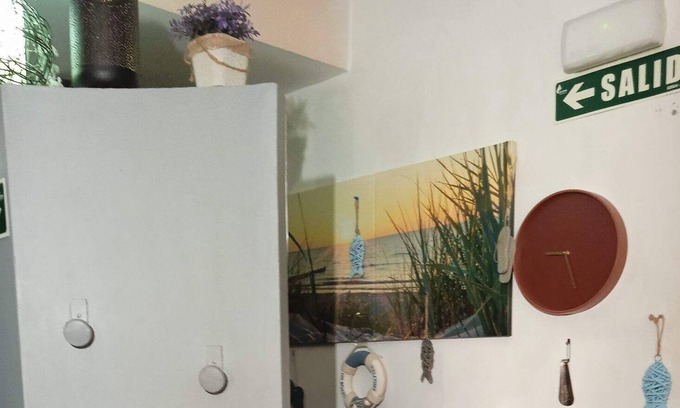 Iturrama Apartment | Los Lobos. Loft con Propia Ducha y Water,minicocina y Frigorifico,minicomedor