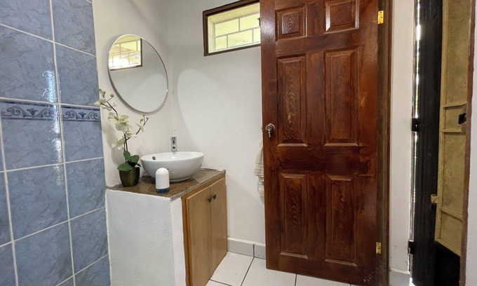 Los Naranjos House | Los Pirineos Cottage - Stunning Mountain View - private getaway - pet friendly