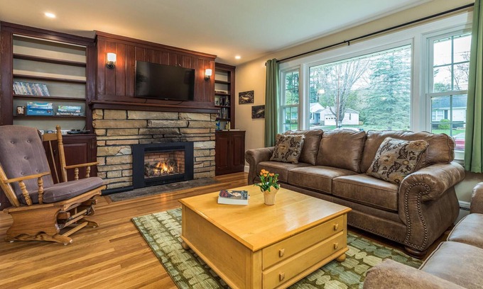 Rochester House | Lots of room at Harvest House!