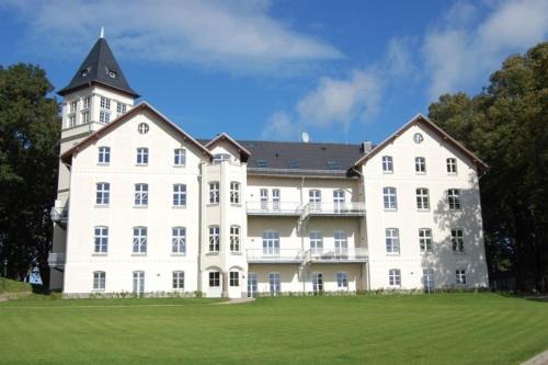 Hohen Niendorf Apartment | Lotte im Schloss