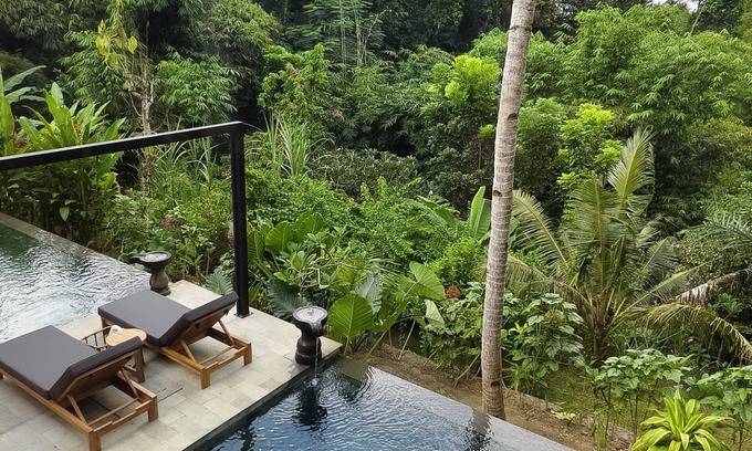 Bangunjiwo Hotel | Lotus Forest Houses