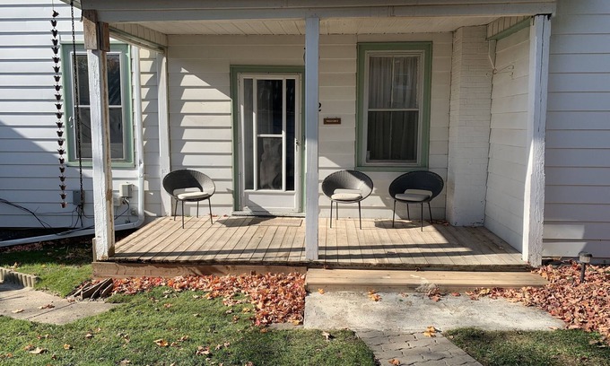 Newmarket Apartment | Lotus Landing: tranquil main level unit in quaint home w/fireplace, deck & yard