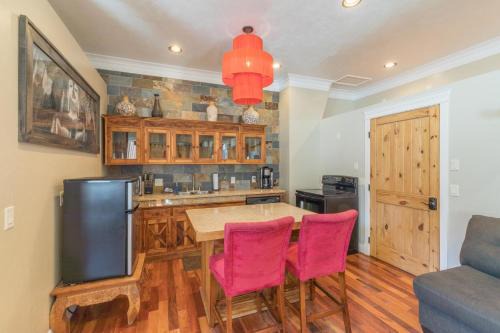 Ouray House | Lotus Mountain Suites East Suite