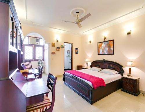 East of Kailash Apartment | Lotus Temple 2BHK Penthouse 2700 sq ft