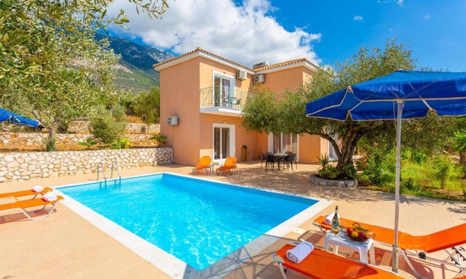 Vlachata Villa | Lourdas Villas Collection