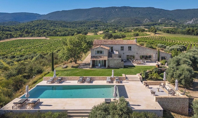 Cabrieres-dʼAigues House | Lourmarin, Htd pool A/C By the"DomainedelaColline"