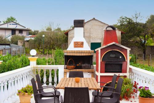 Petriti House | Loutra Holiday House