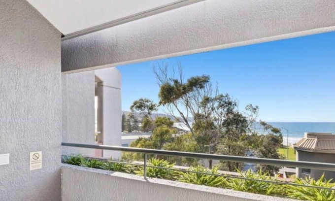Lorne Apartment | Louttit views from The Cumberland
