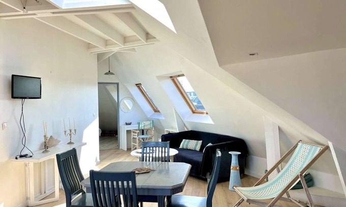 Etel Apartment | Love at first sight for this atypical apartment in Etelde51m2