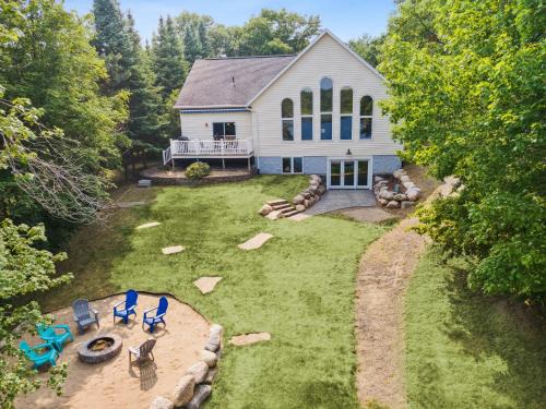 Brainerd House | Love Lake Manor