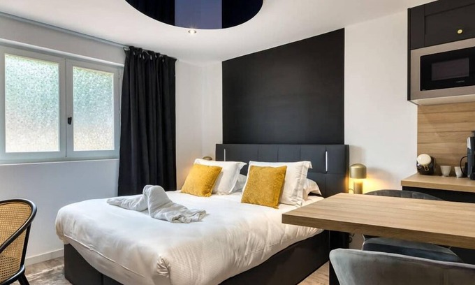 Sotteville-les-Rouen Apartment | Love Room : Pour un séjour en amoureux