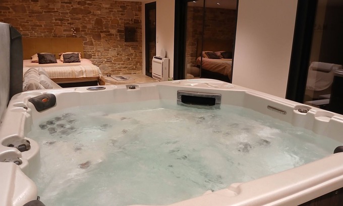Ales Other | Love Room, Room with jacuzzi and hammam, Gite in ALES