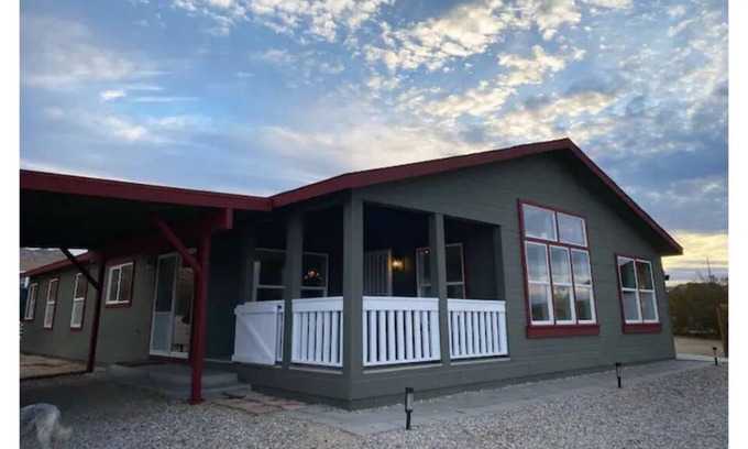 Panorama Heights House | Love Song Retreat in Panorama Heights