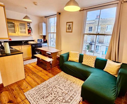 Tollington Apartment | Lovely 1 Bed Apartment 2 min to Station