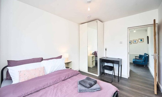 Lansbury Apartment | Lovely 1 Bed Flat for up to 3 guest in Poplar London E14 area