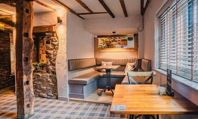 Caerleon Apartment | Lovely 1-bed Loft in Newport