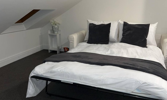 Wood Street Apartment | Lovely 1-Bed Studio in Walthamstow London