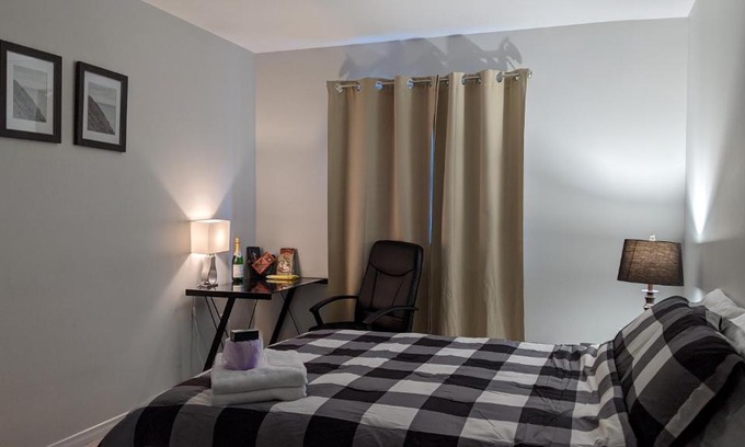 Thorold House | Lovely 1 Bedroom in a beautiful House on Bus Route AJ