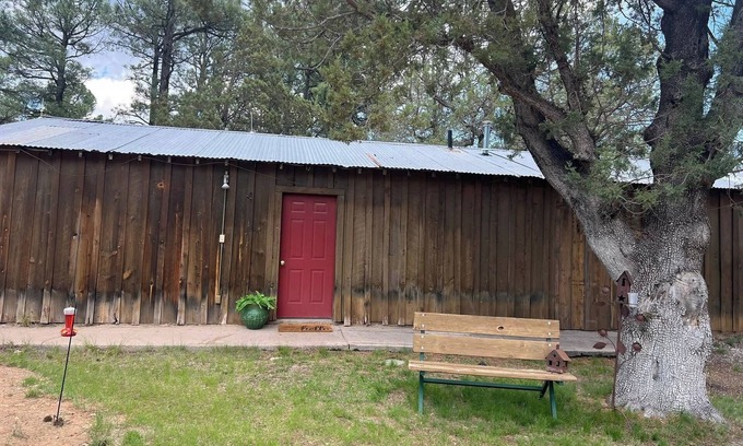 Mayhill Cabin | Lovely 1-bedroom Woodpecker Inn @ Sacramento Mountain Retreat