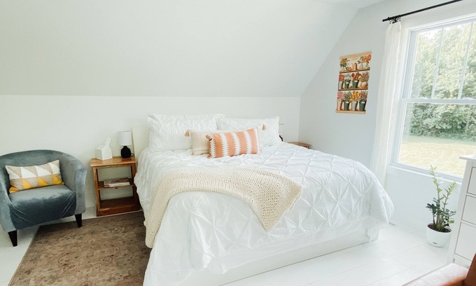 Bowling Green Apartment | Lovely 1 BR Loft w/King 4 miles from BGSU