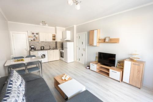 Plovdiv Apartment | Lovely 1Bed Apartment for 4 Guests & Free street parking