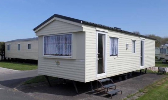 Burnham-on-Sea Ski Chalet | Lovely 2 bedroom static caravan Brean, Somerset