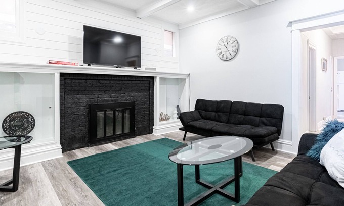 Hamilton House | Lovely 2-Bedroom, 5-Bed apartment in Hamilton