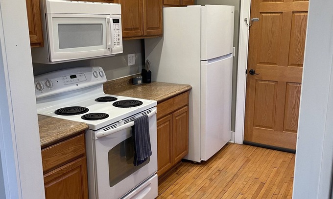 Hibbing Apartment | Lovely 2 Bedroom Ground Level Rental - Downtown