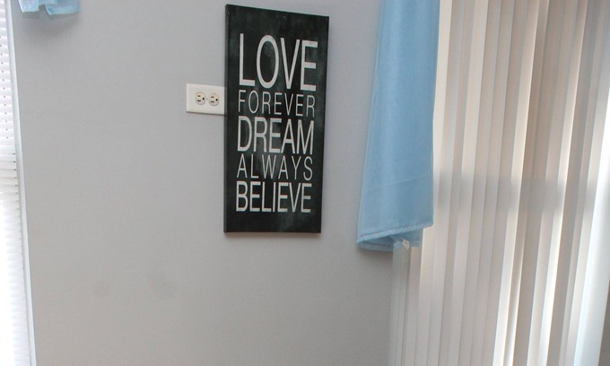 Morgan Park Apartment | Lovely 2Bedroom spacious Boutique Suite in Beverly.