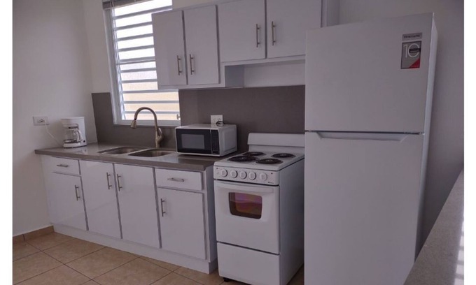 Camaceyes Apartment | Lovely 3-bedroom apt #3 only 5 minutes away from crashboat beach