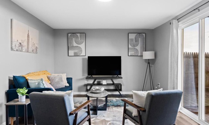 Middletown House | Lovely 3 Bedroom Colonial home