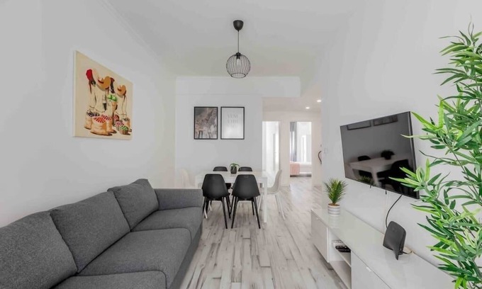 Queluz Condo | Lovely 3-bedroom condo w/free parking on premises
