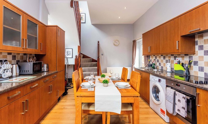 South Shields House | Lovely 3 Bedroom Home in South Shields by Beach
