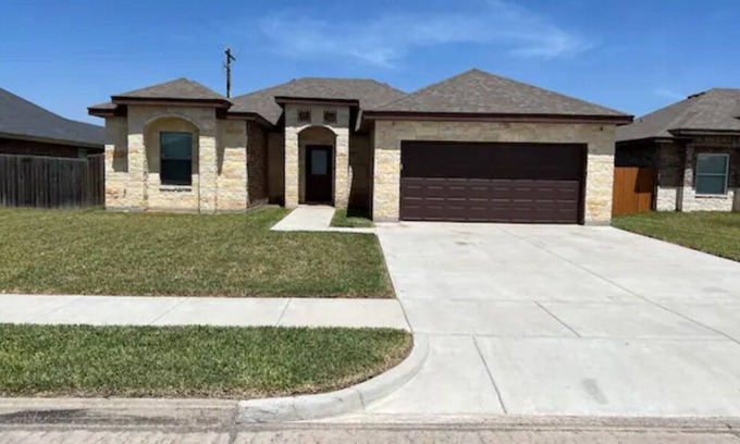 Harlingen House | Lovely 3-Bedroom Home In Heart of Harlingen