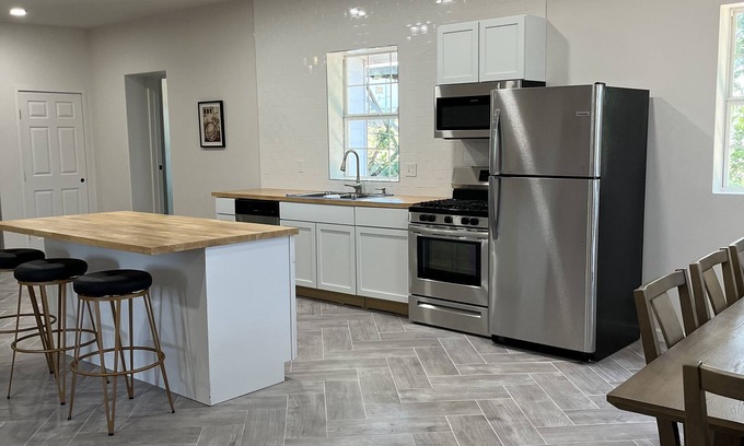 Tahlequah Villa | Lovely 3 bedroom rental unit close to the River and Lake!