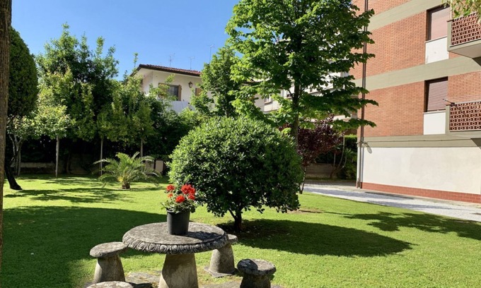 Marina di Massa Apartment | Lovely 3-room apartment sleeps 5 in Marina di Massa