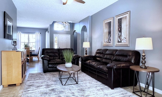Crescent Lakes House | Lovely 4 Bed 3 Bath Pool Home with Spa-5330CVL