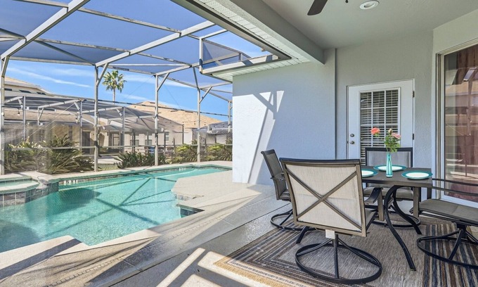 Haines City Villa | Lovely 4 bed/3 bath Pool Villa | Close to Golf & Walmart