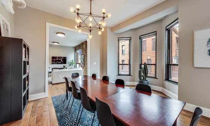 Old Town Apartment | Lovely 4 Bedroom Spot located in Charming Old Town