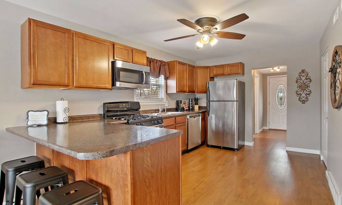 Antioch House | Lovely 4BR Lakeview House w/ Water Access