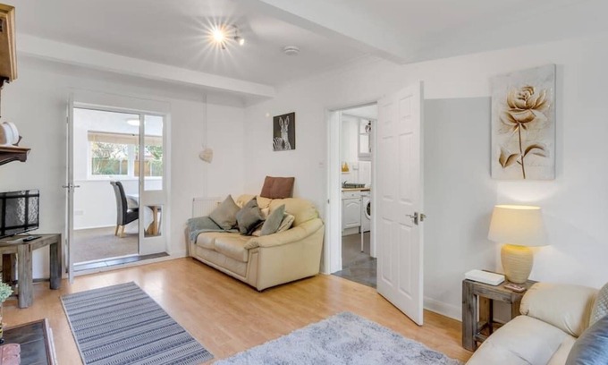 Norwich House | Lovely 5 Bedroom Home in Norwich