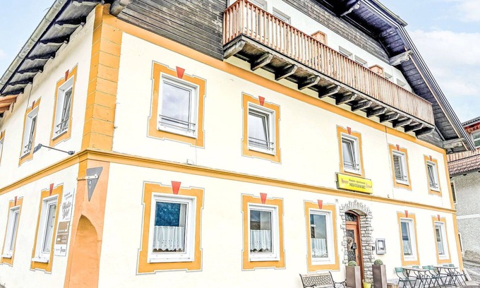 Sankt Martin Apartment | Lovely apartment for 4 people with WIFI, TV, pets allowed and parking